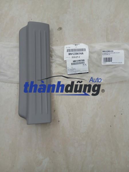 ỐP BỆ BƯỚC SAU TRÁI MITSUBISHI TRITON 2012 | MN123961HA