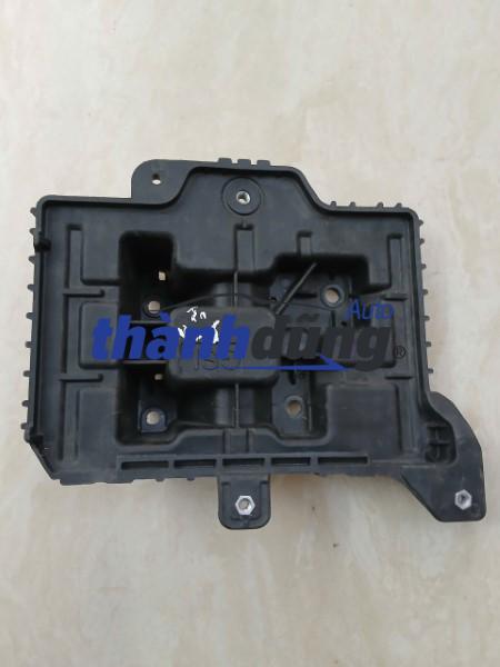 GIÁ ĐỠ BÌNH ẮC QUY HYUNDAI SANTAFE 2014 | 371502W000