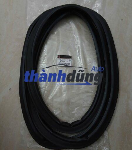 RON CỐP SAU MITSUBISHI PAJERO V33 2005 | MB669334