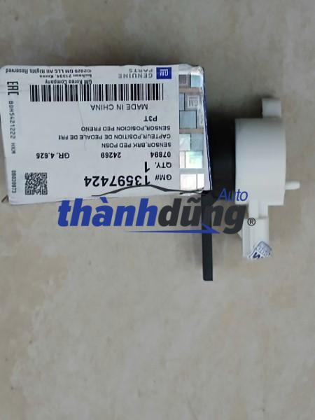 CẢM BIẾN VỊ TRÍ CHÂN PHANH VINFAST FADIL 2020 | 13597424