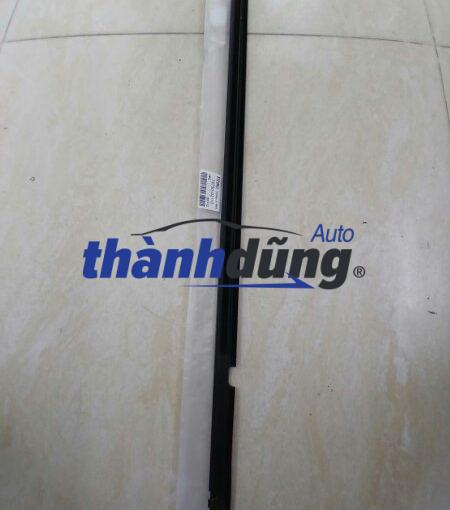 NẸP CHÂN KÍNH XE TOYOTA COROLLA 2004 | 7573002110