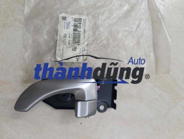 TAY MỞ CỬA TRONG TRÁI HYUNDAI HD250 | 8261026000S