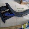 BỆ DẴM CHÂN HYUNDAI HD320 | 869307C000