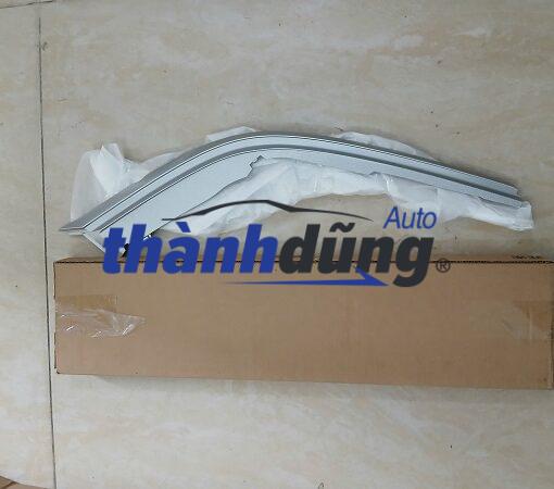 NẸP MẠ VIỀN ĐÈN PHA TOYOTA FORTUNER 2016 | 811160K860