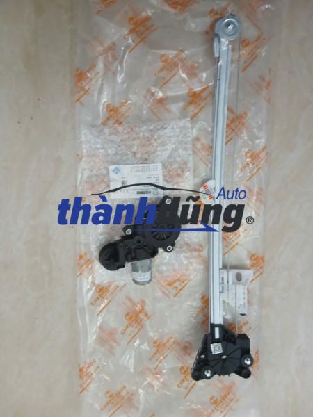 COMPA LÊN KÍNH SAU TRÁI MAZDA 3