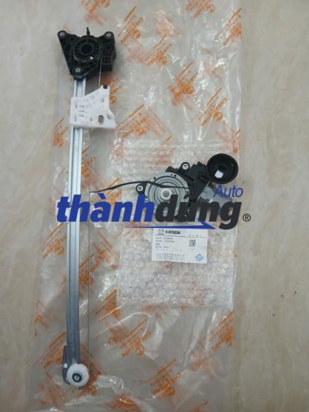 COMPA LÊN KÍNH SAU TRÁI MAZDA 3