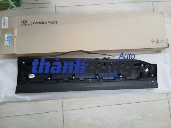 NẸP THÀNH CÁNH CỬA TRƯỚC HYUNDAI SANTAFE 2022