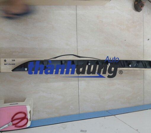 CÁNH GIÓ BƯỞNG SAU NISSAN NAVARA 2009