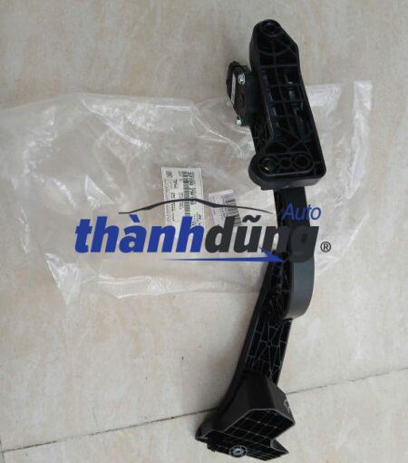 BÀN ĐẠP CHÂN GA HYUNDAI SANTAFE 2014