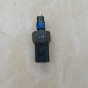 Công tắc đèn lùi hyundai getz 9386039012 chính hãng