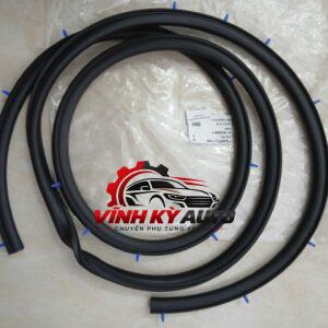 RON CÁNH CỬA FORD FOCUS 2005-2012 4M51A247A14AE
