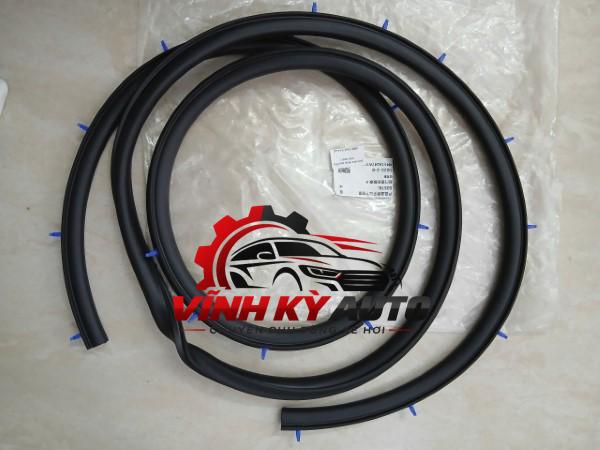 RON CÁNH CỬA FORD FOCUS 2005-2012 4M51A247A14AE
