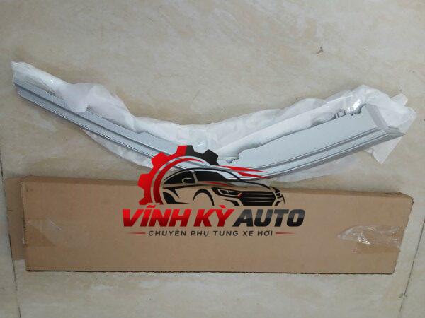 NẸP MẠ VIỀN ĐÈN PHA TOYOTA FORTUNER 2018 | 811160K860